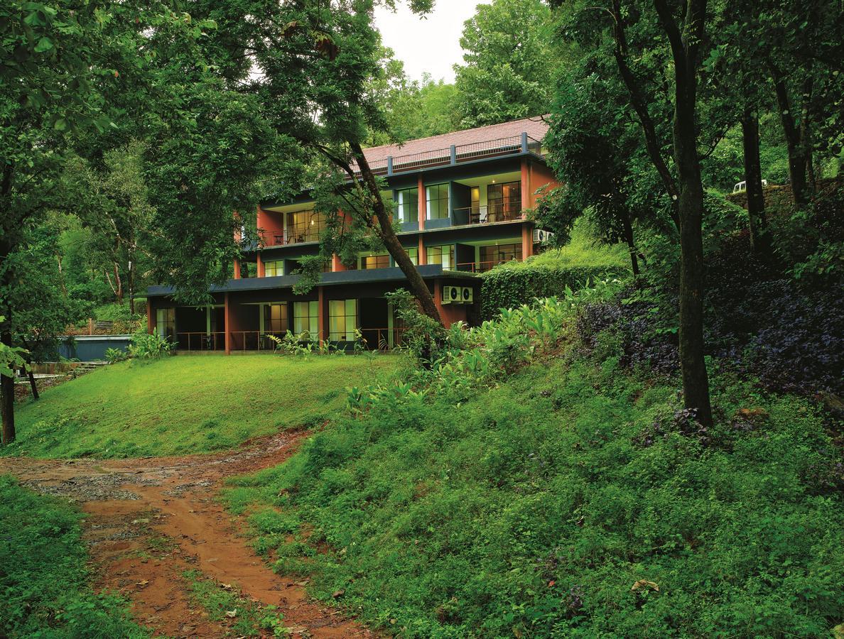 Rainforest Resort Athirappilly Extérieur photo