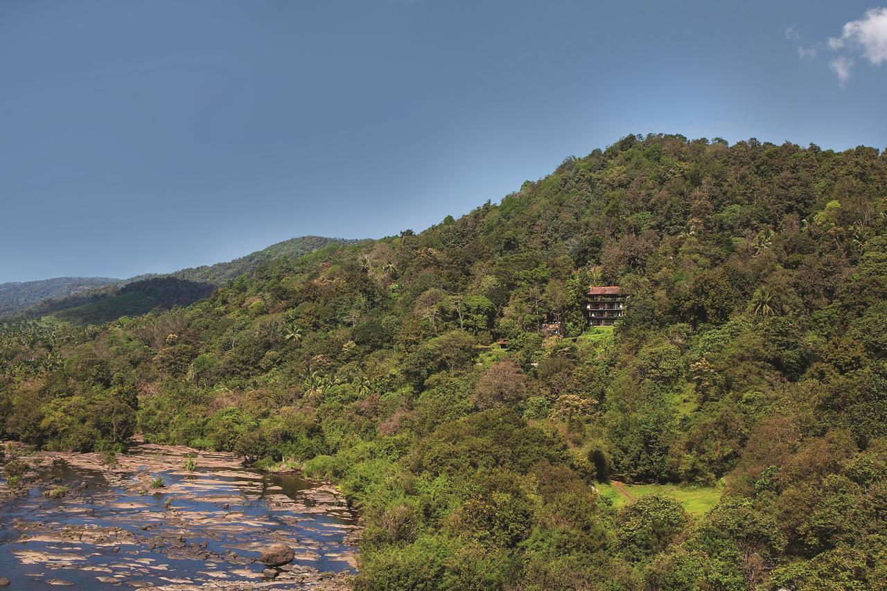 Rainforest Resort Athirappilly Extérieur photo